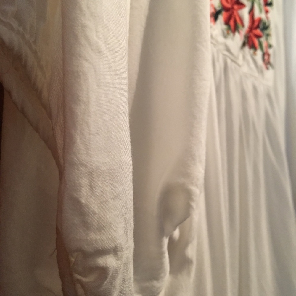 Embroidered Renaissance Top - Picture 5 of 6